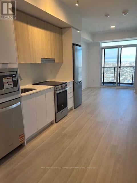 Mississauga (Hurontario) — Mississauga (Hurontario) - Photo 4 of 19