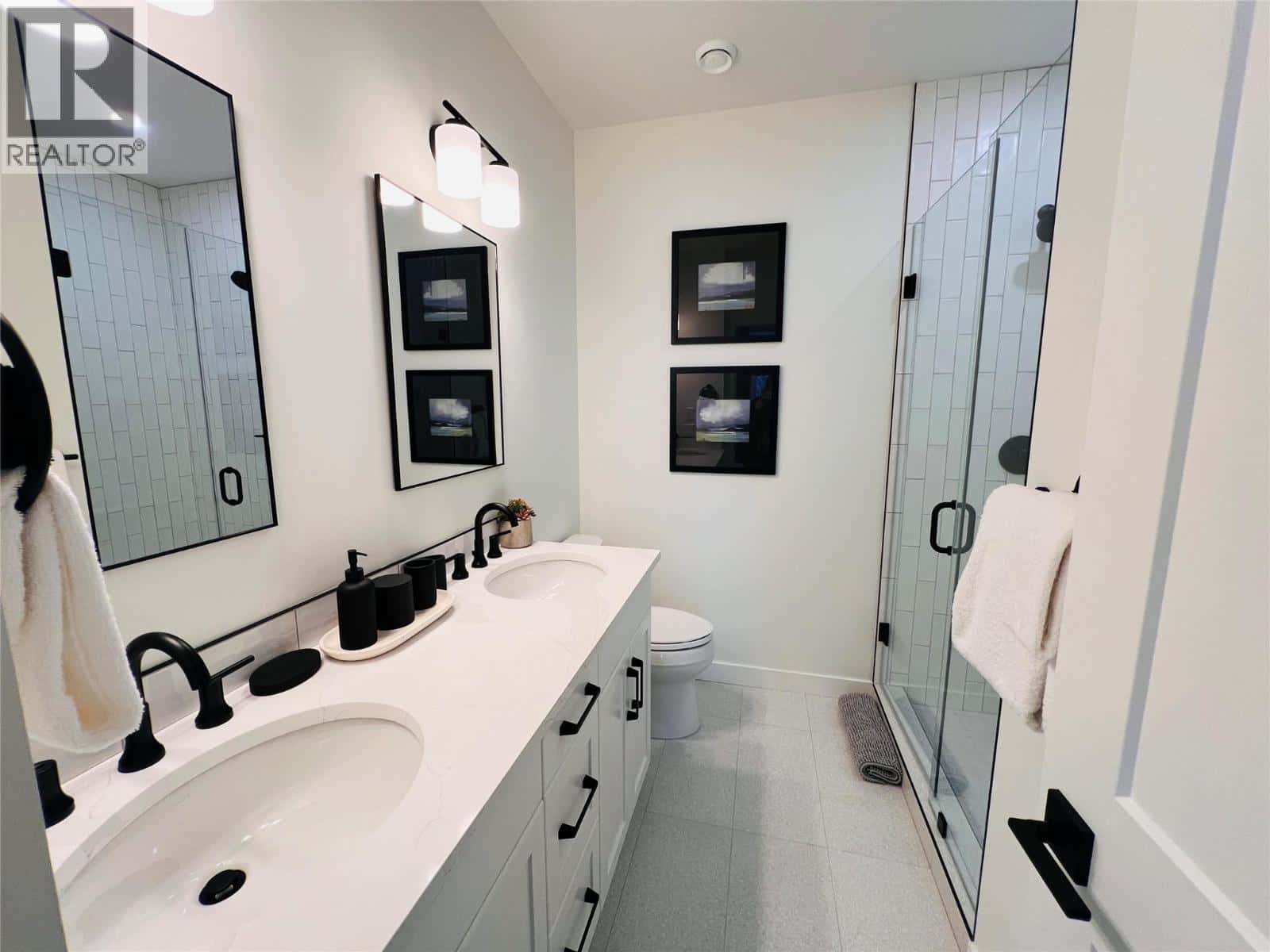 Invermere — Invermere - Photo 5 of 42