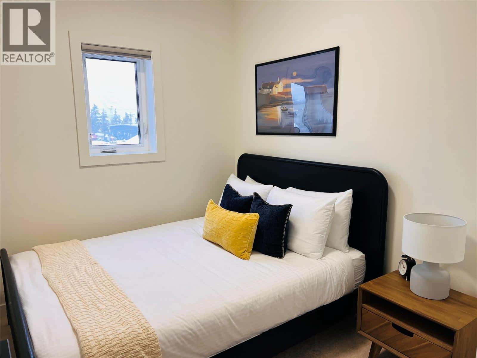 510 14TH Street Unit# 403 — Invermere - Photo 5 of 40