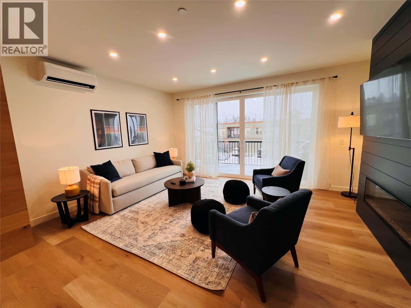 510 14TH Street Unit# 403 — Invermere - Photo 2 of 40