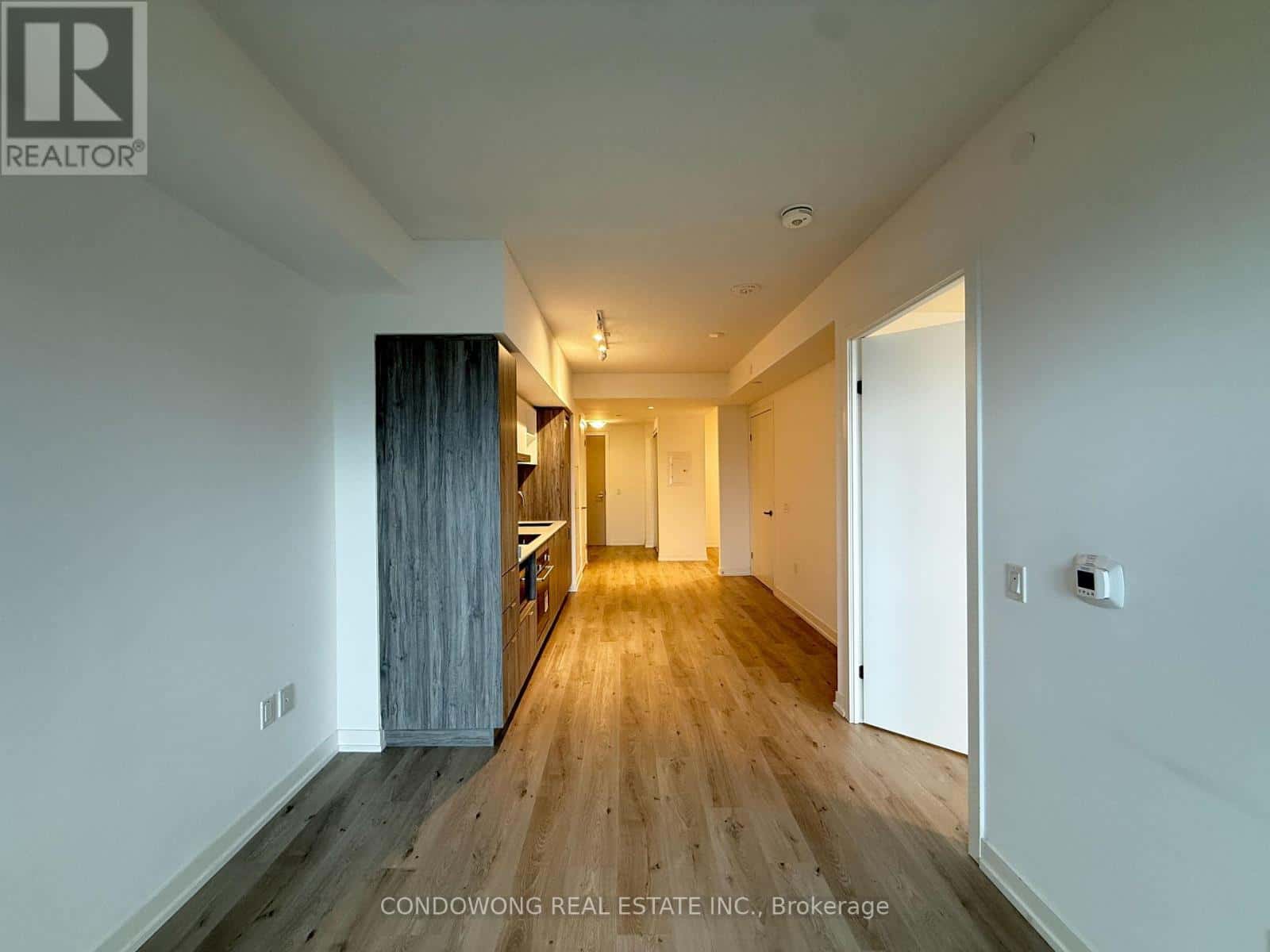 2102 - 138 DOWNES STREET — Toronto (Waterfront Communities) - Photo 4 of 14