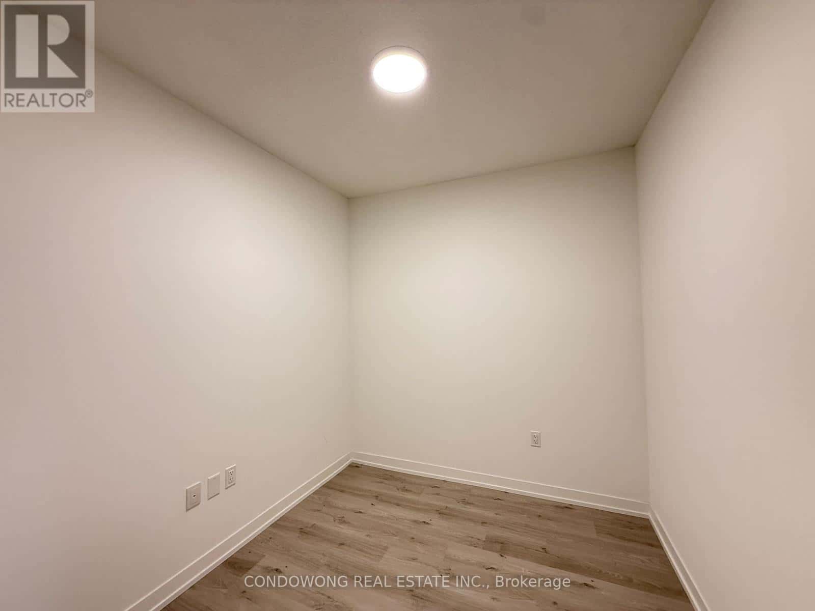 2102 - 138 DOWNES STREET — Toronto (Waterfront Communities) - Photo 3 of 14