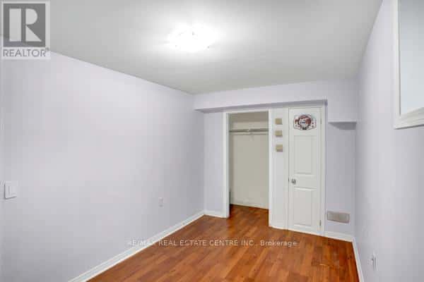 Oshawa (Central) — Oshawa (Central) - Photo 5 of 39