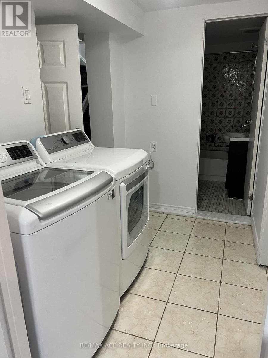 Toronto (Woburn) — Toronto (Woburn) - Main photo