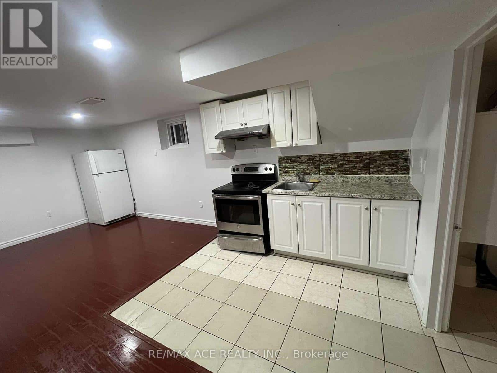 Toronto (Woburn) — Toronto (Woburn) - Photo 2 of 12