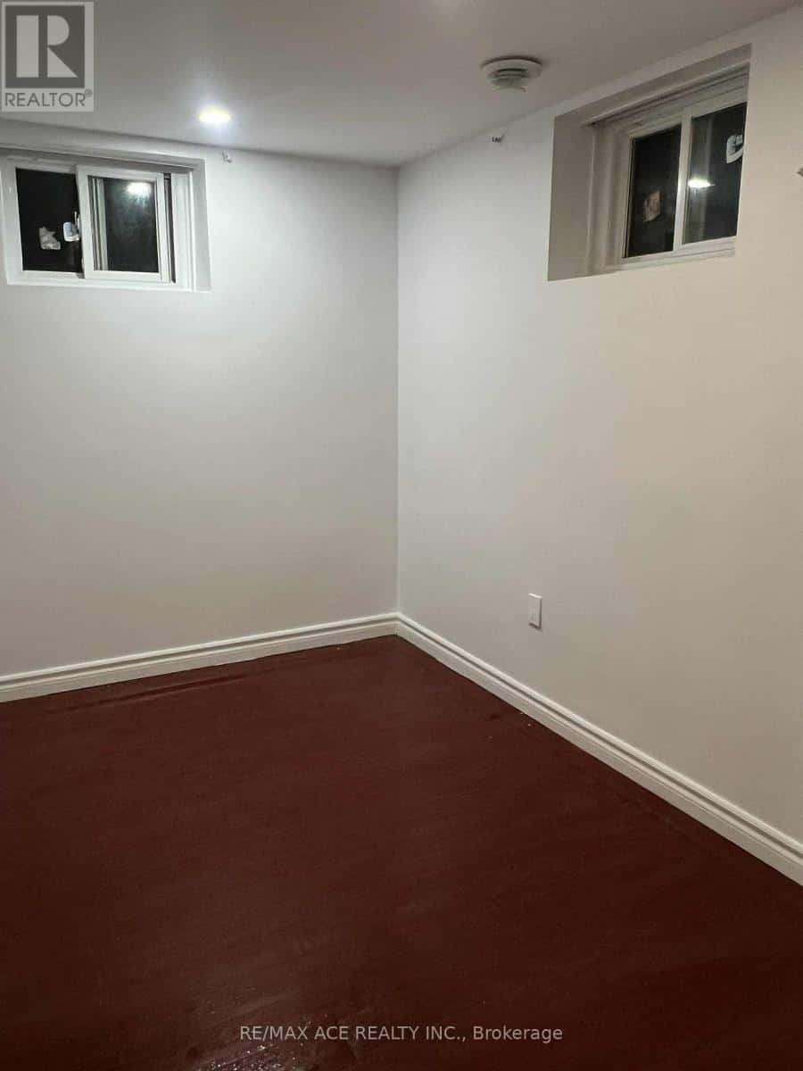 Toronto (Woburn) — Toronto (Woburn) - Photo 4 of 12