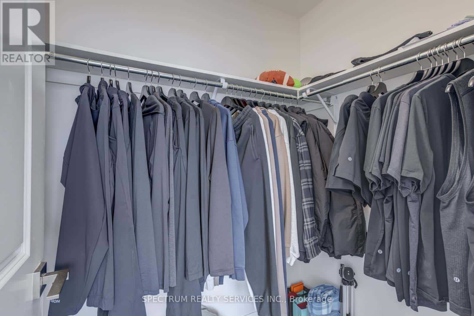 Vaughan (Vaughan Corporate Centre) — Vaughan (Vaughan Corporate Centre) - Photo 4 of 34