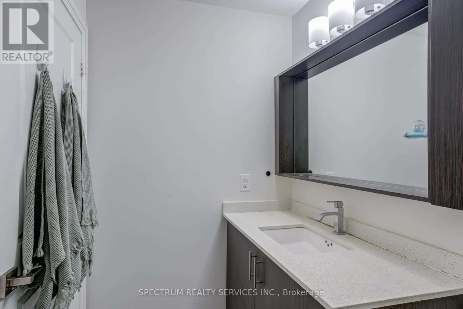 Vaughan (Vaughan Corporate Centre) — Vaughan (Vaughan Corporate Centre) - Photo 2 of 34