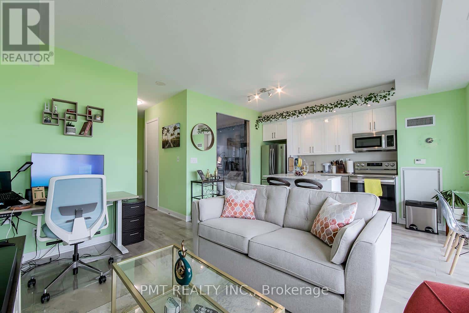 Toronto (Mimico) — Toronto (Mimico) - Photo 4 of 34