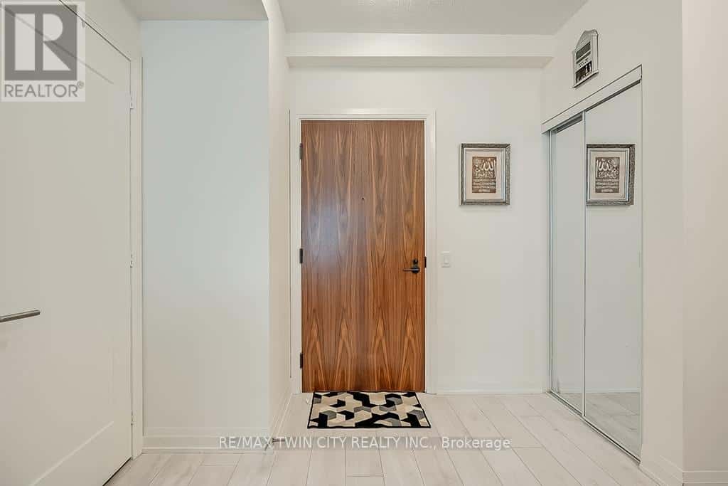 # 415 - 509 DUNDAS STREET W — Oakville (GO Glenorchy) - Photo 5 of 29