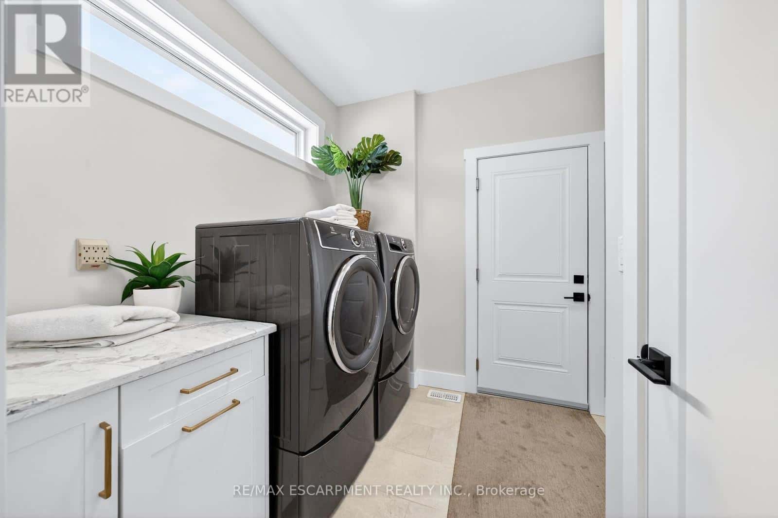 23 - 24 CRADDOCK BOULEVARD — Haldimand, Ontario - Photo 4 of 100