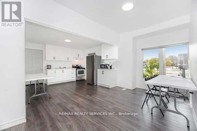 Niagara Falls (Cherrywood) — Niagara Falls (Cherrywood) - Photo 4 of 48