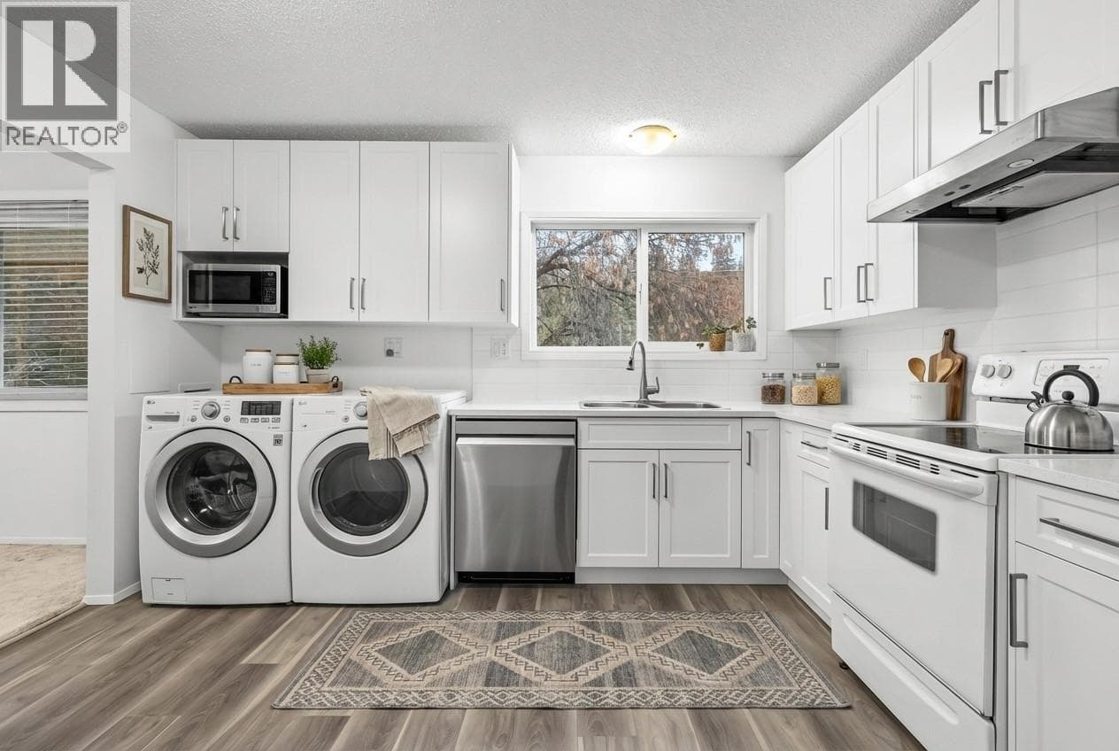 Kelowna — Kelowna - Main photo