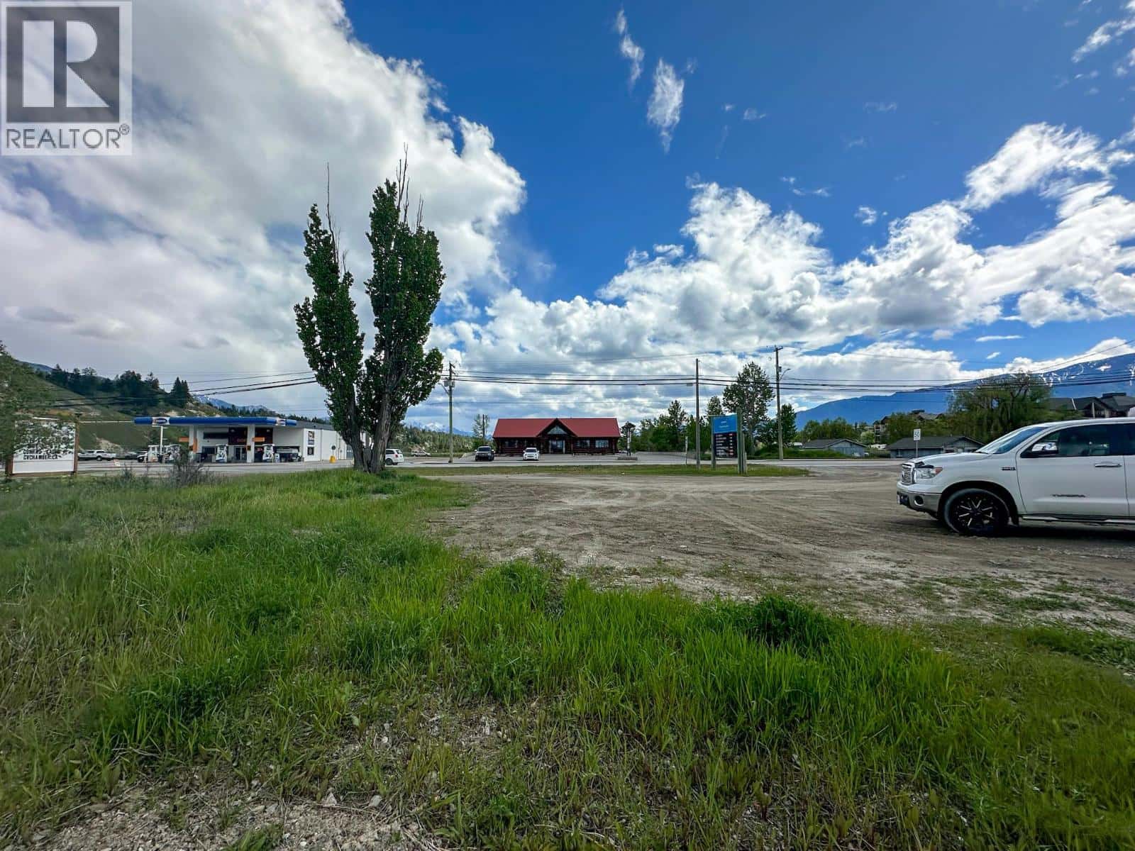 200 2ND Avenue — Invermere - Photo 4 of 11