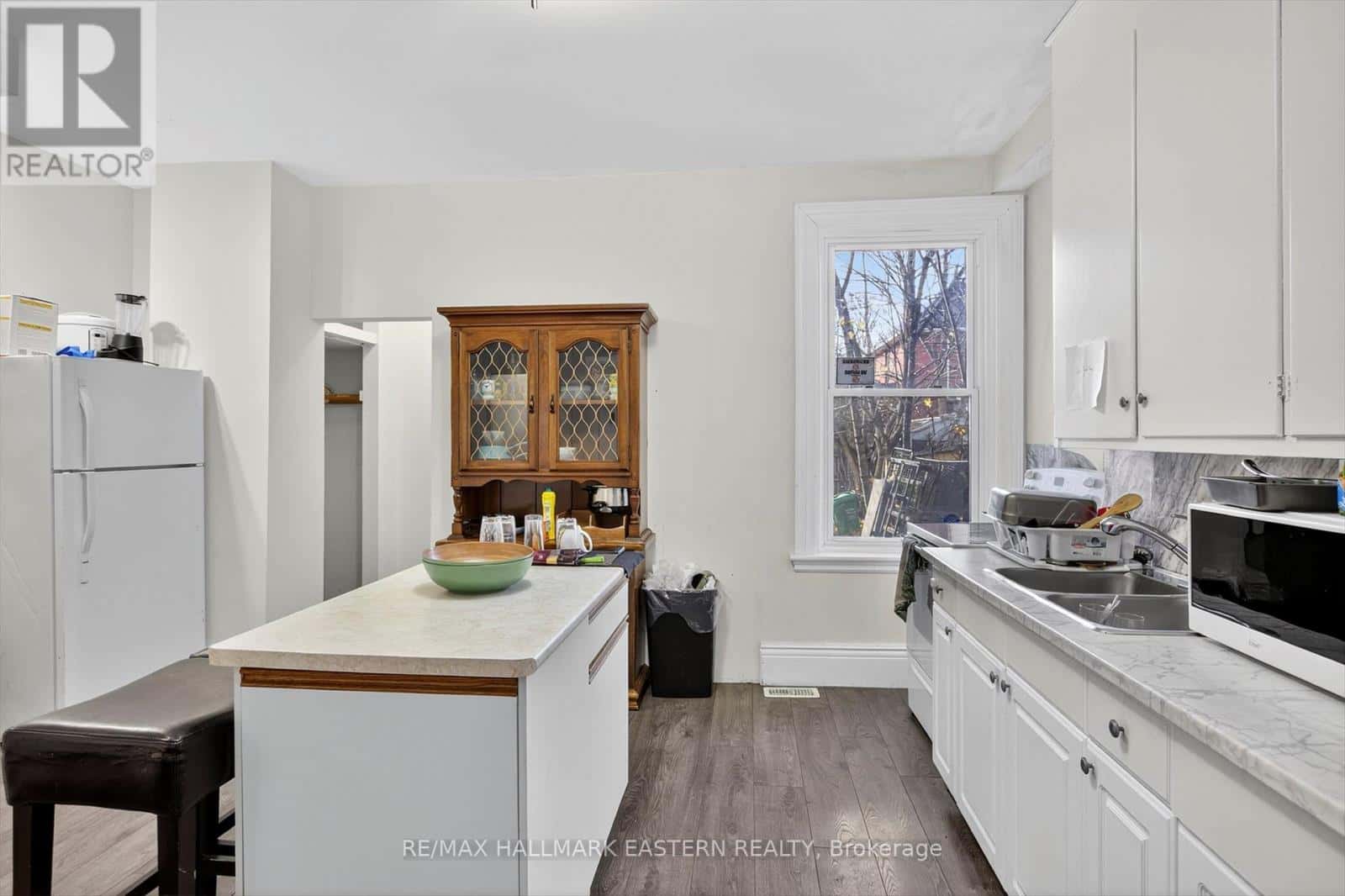 271 THOMAS STREET — Peterborough (Town Ward 3) - Photo 3 of 50