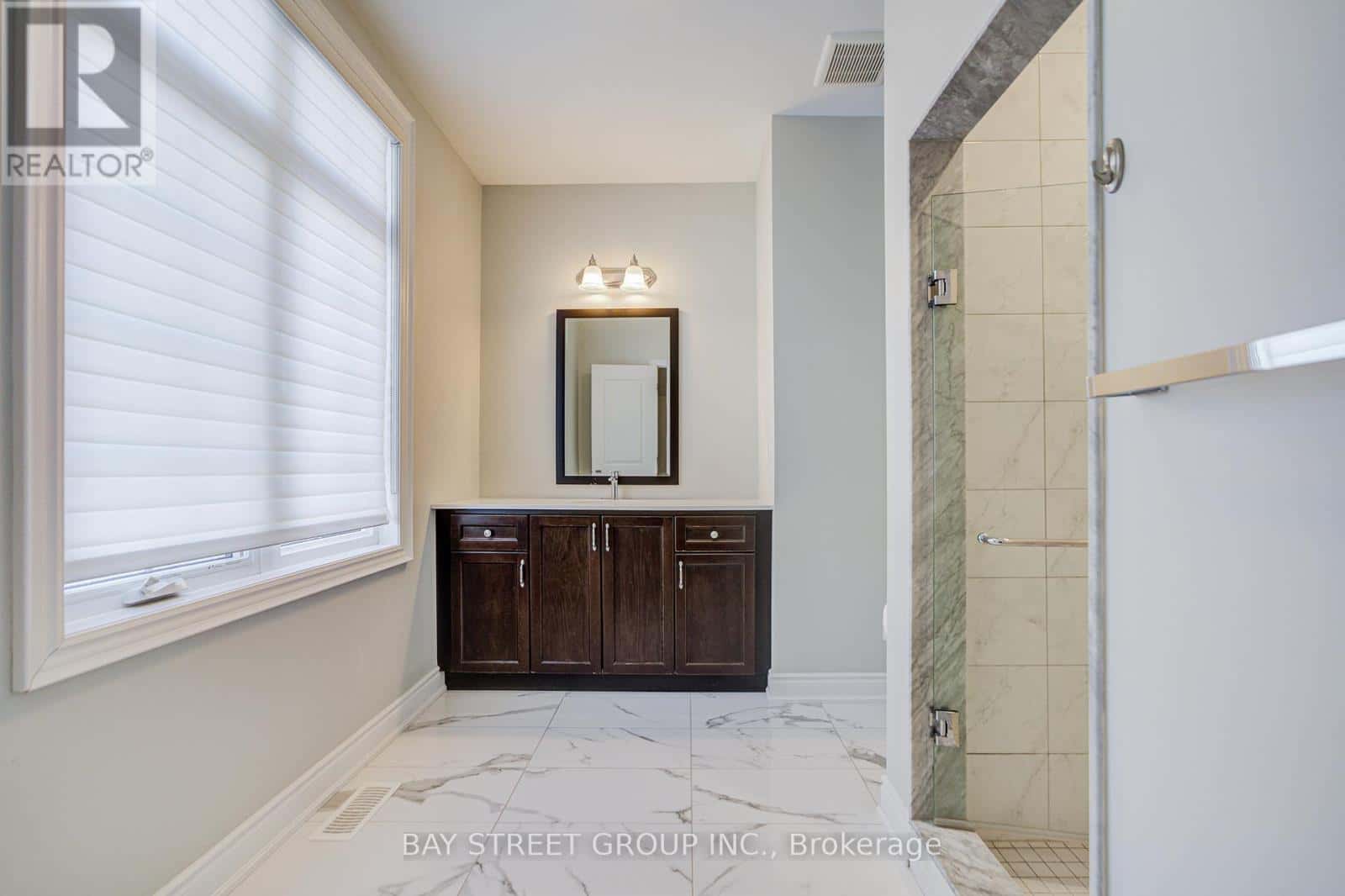 Richmond Hill (Oak Ridges Lake Wilcox) — Richmond Hill (Oak Ridges Lake Wilcox) - Photo 2 of 48