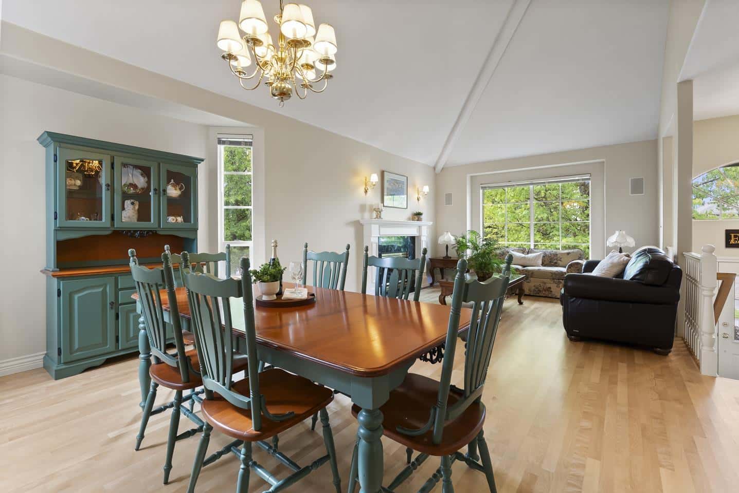 15355 SEQUOIA DRIVE — Surrey, British Columbia - Photo 5 of 40