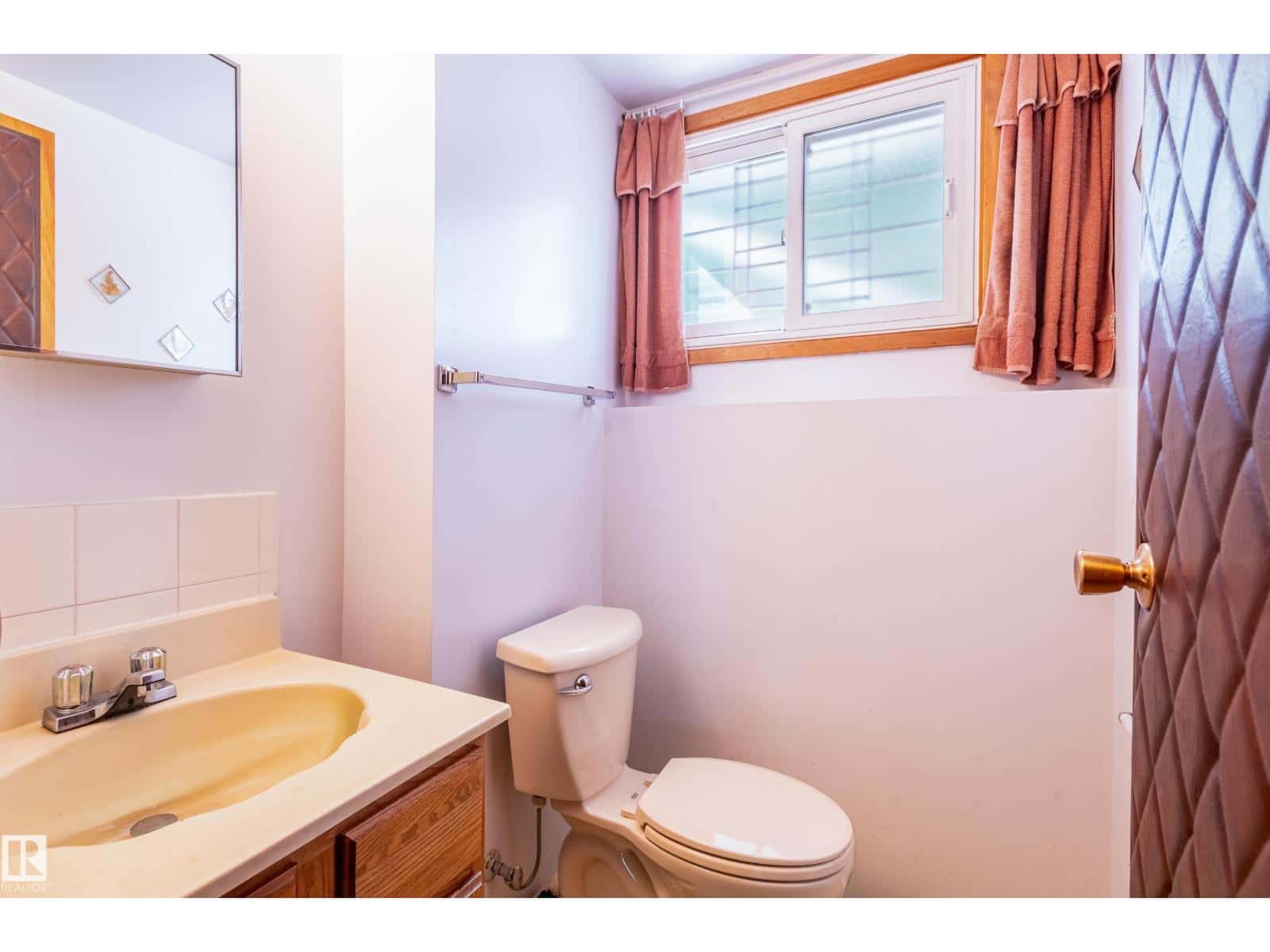 Edmonton — Edmonton - Photo 2 of 69