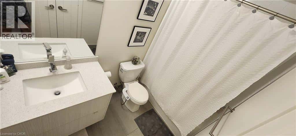 330 RICHMOND Street W Unit# 910 — Toronto - Photo 5 of 47