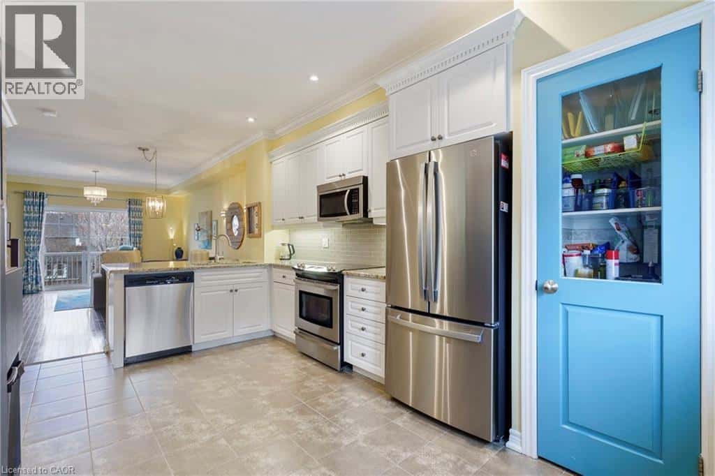 337 BEACH Boulevard Unit# 46 — Hamilton, Ontario - Photo 4 of 37