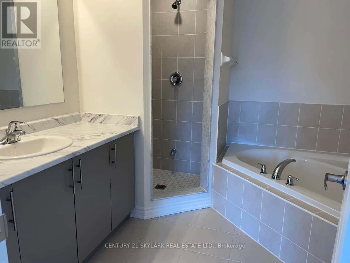 72 BAKER STREET — Thorold (Thorold Downtown) - Photo 3 of 11