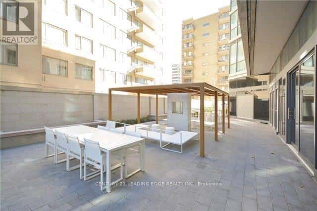 Toronto (Church-Yonge Corridor) — Toronto (Church-Yonge Corridor) - Photo 4 of 42