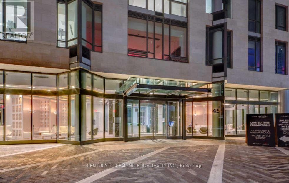 Toronto (Church-Yonge Corridor) — Toronto (Church-Yonge Corridor) - Main photo