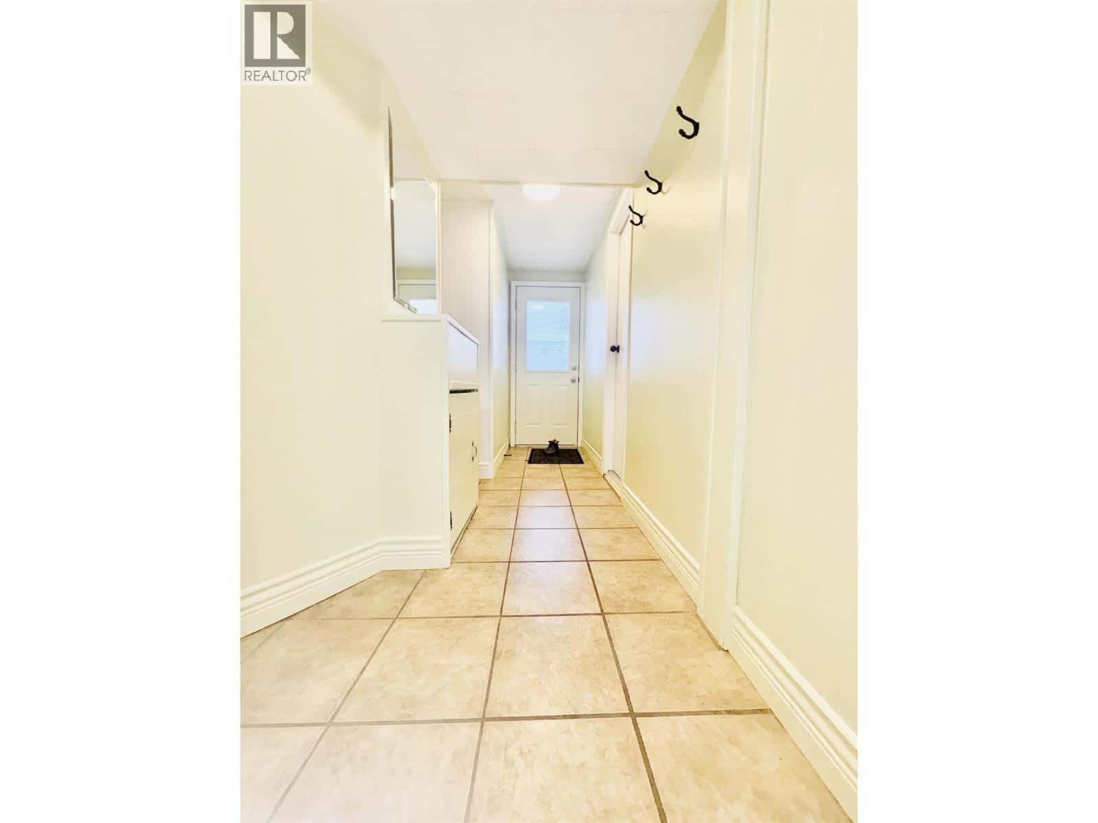 13 WREN STREET — Kitimat, British Columbia - Photo 3 of 17