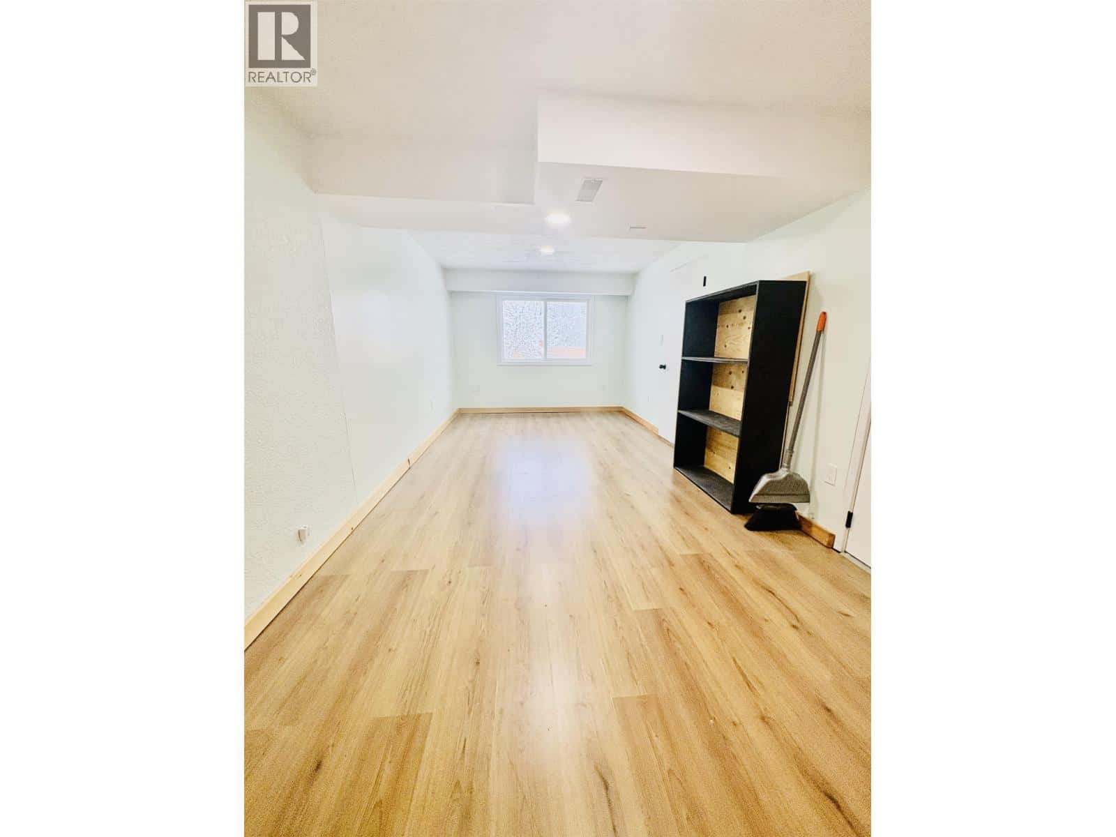 13 WREN STREET — Kitimat, British Columbia - Photo 2 of 17