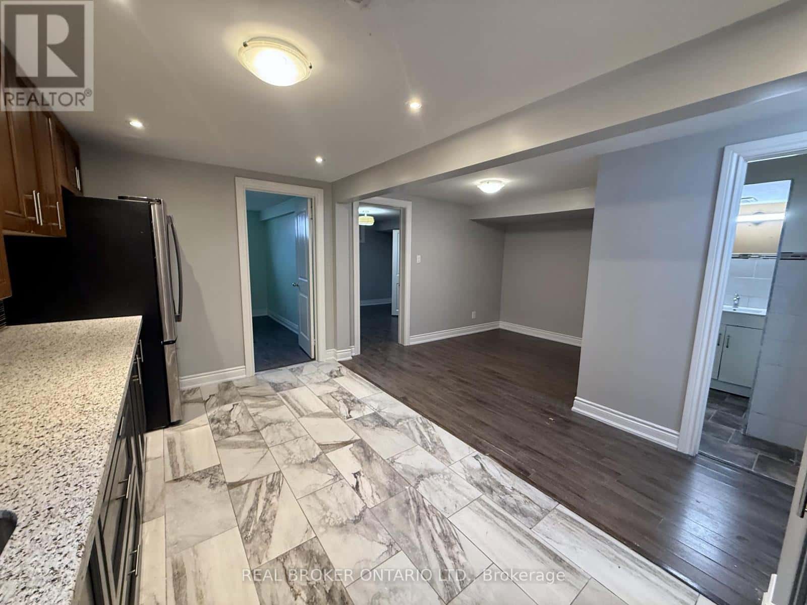 Mississauga (Applewood) — Mississauga (Applewood) - Photo 5 of 10