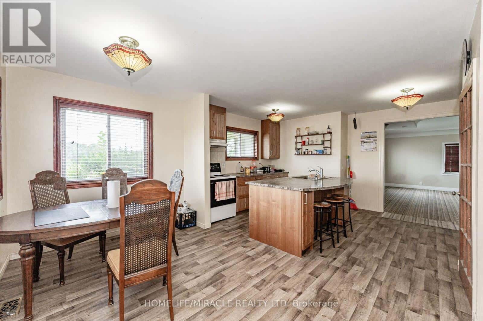 Hamilton — Hamilton - Photo 2 of 21