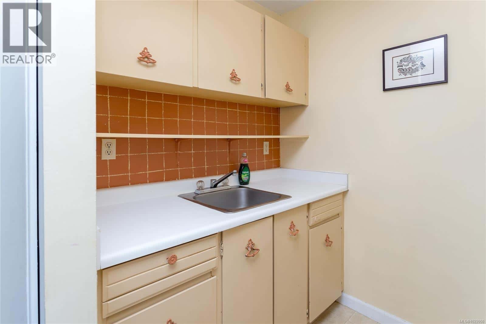 Victoria — Victoria - Photo 3 of 25