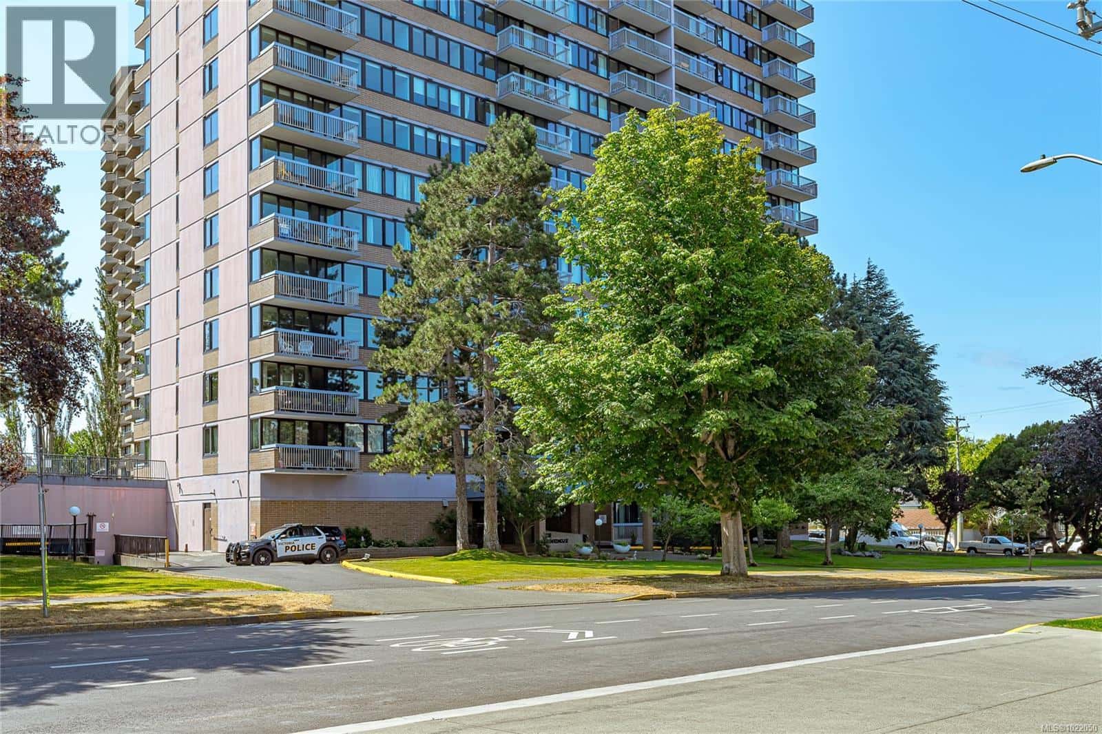 Victoria — Victoria - Photo 2 of 25