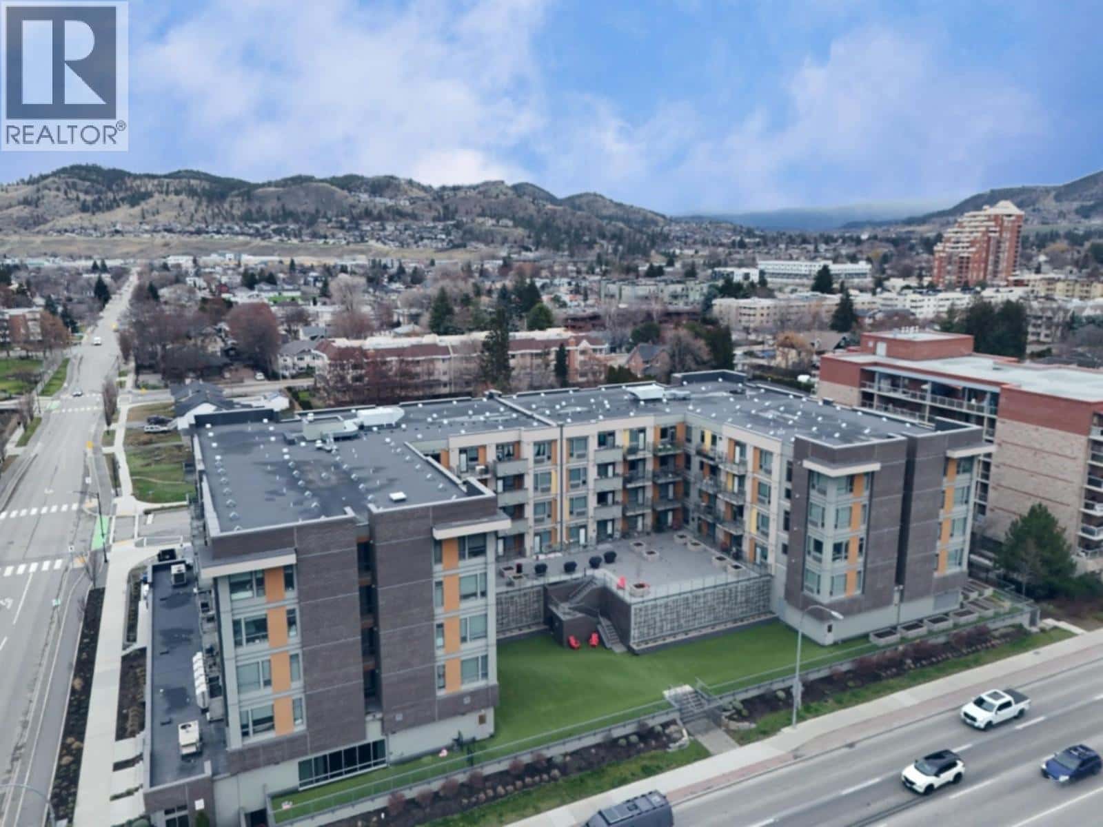 Kelowna — Kelowna - Photo 2 of 30