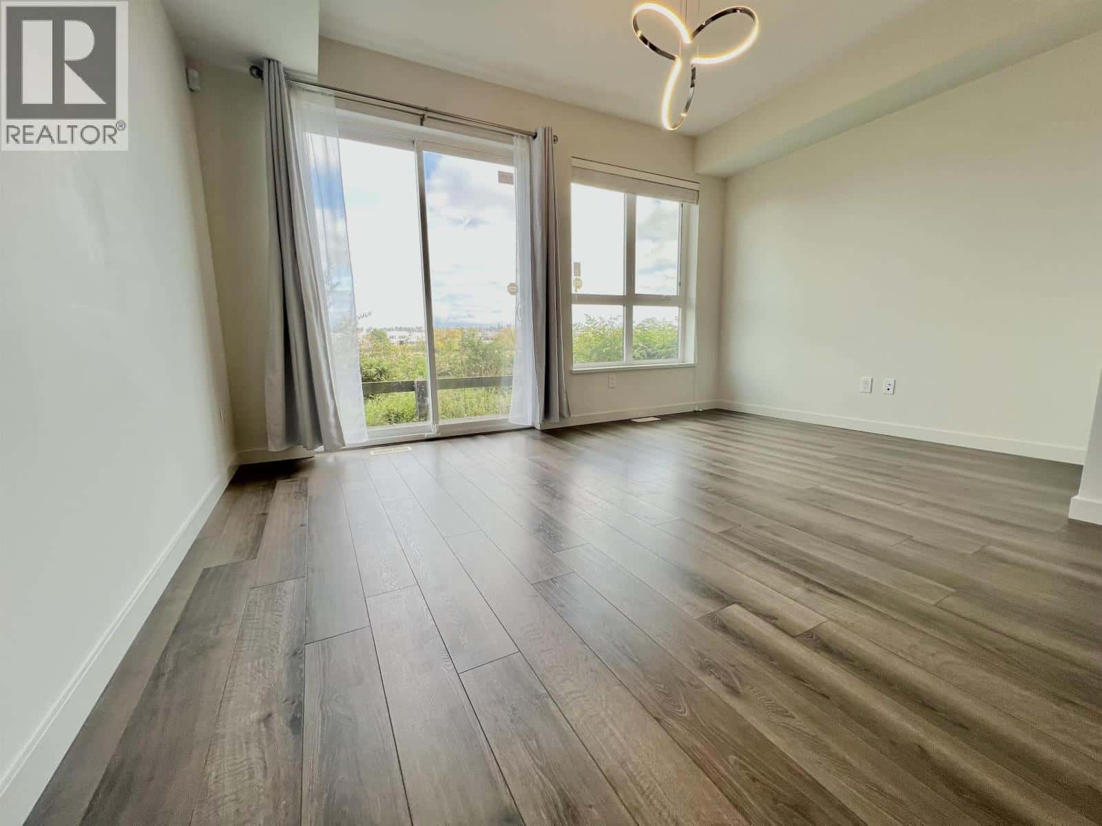 Richmond — Richmond - Photo 3 of 29