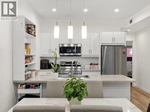 Whitehorse — Whitehorse - Main photo