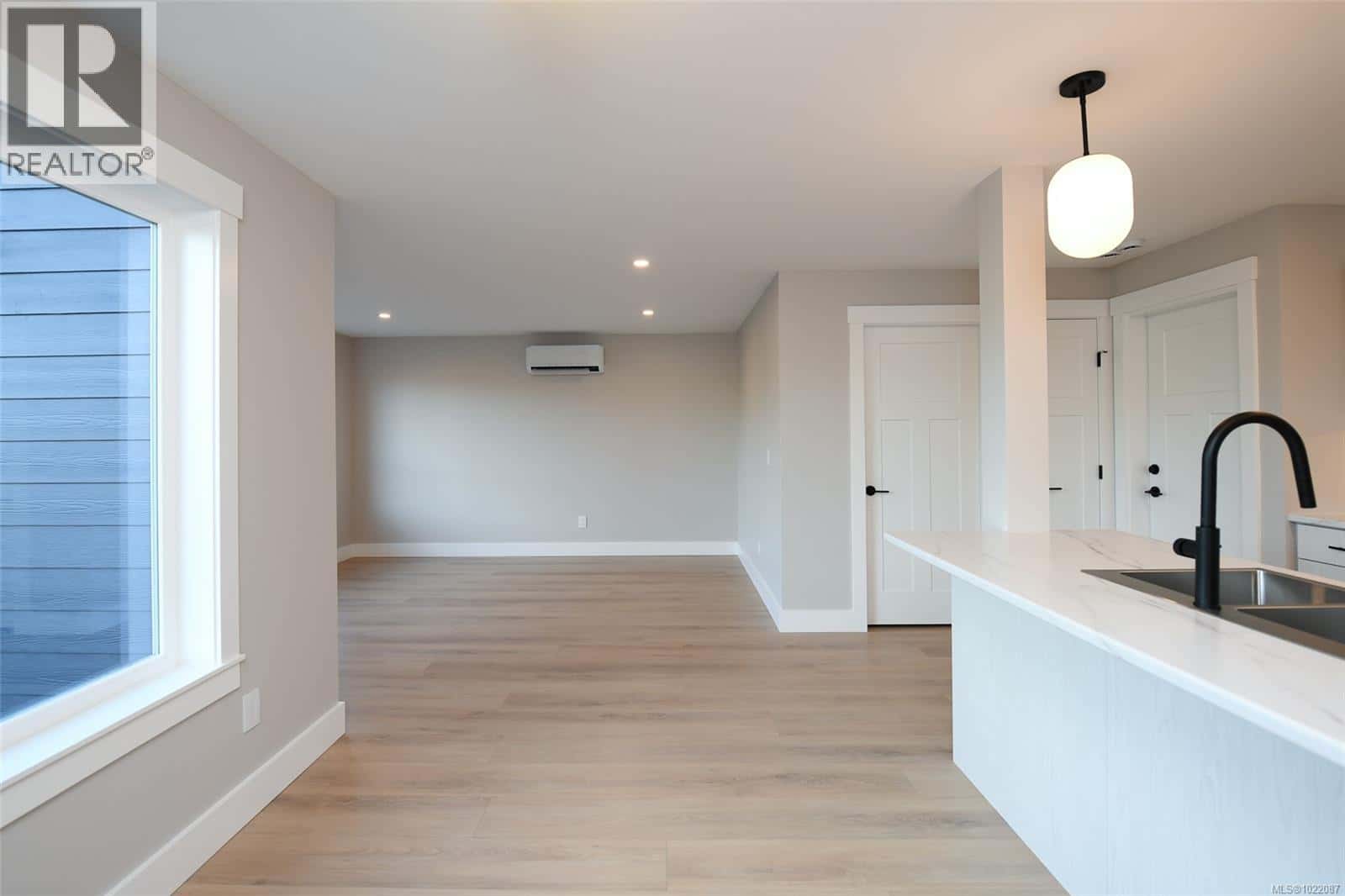 Courtenay — Courtenay - Photo 4 of 64