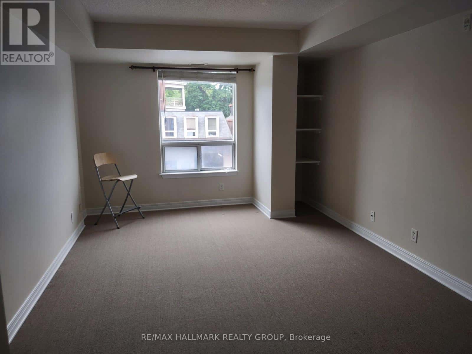 Ottawa — Ottawa - Photo 3 of 16