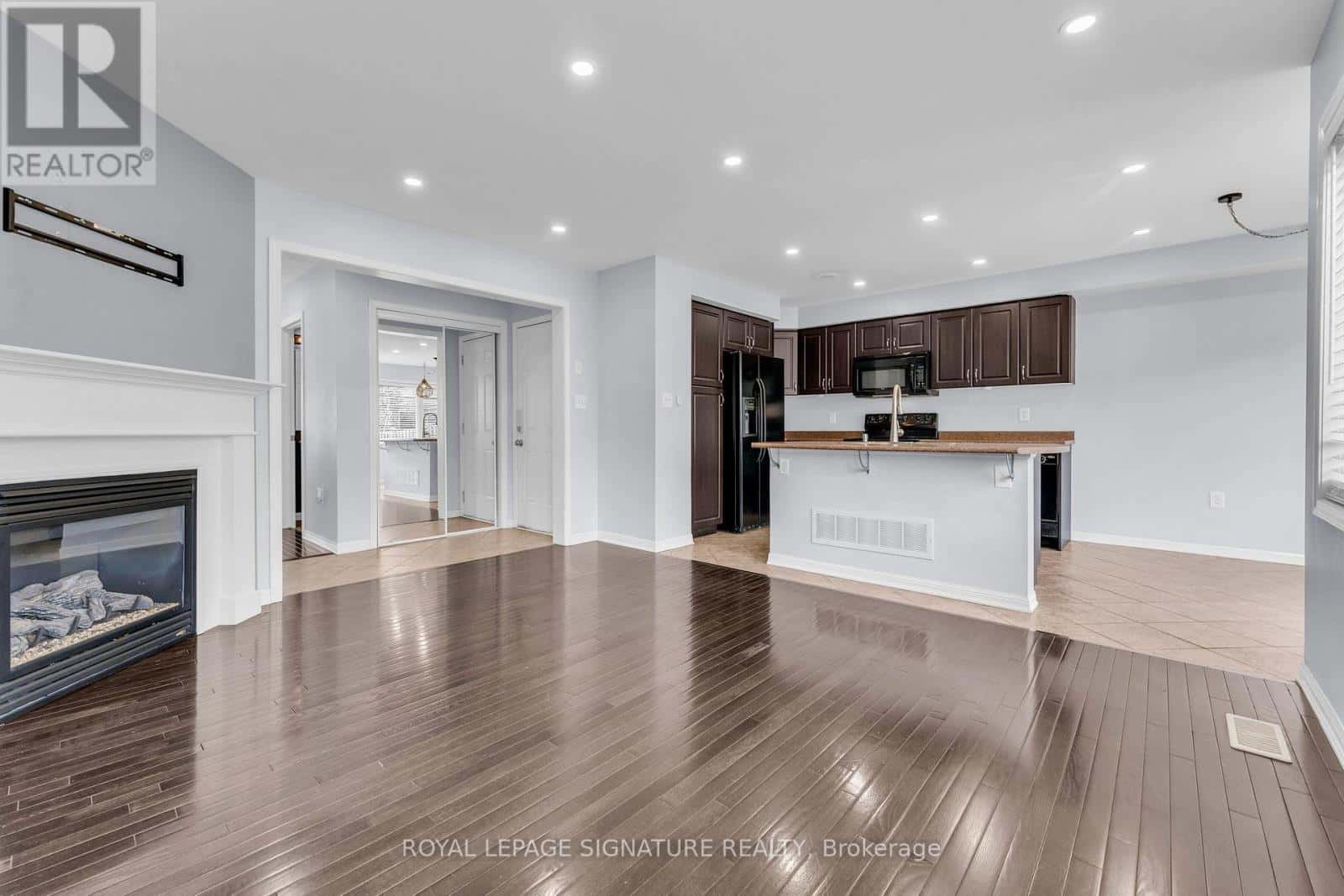 Cambridge — Cambridge - Photo 3 of 27