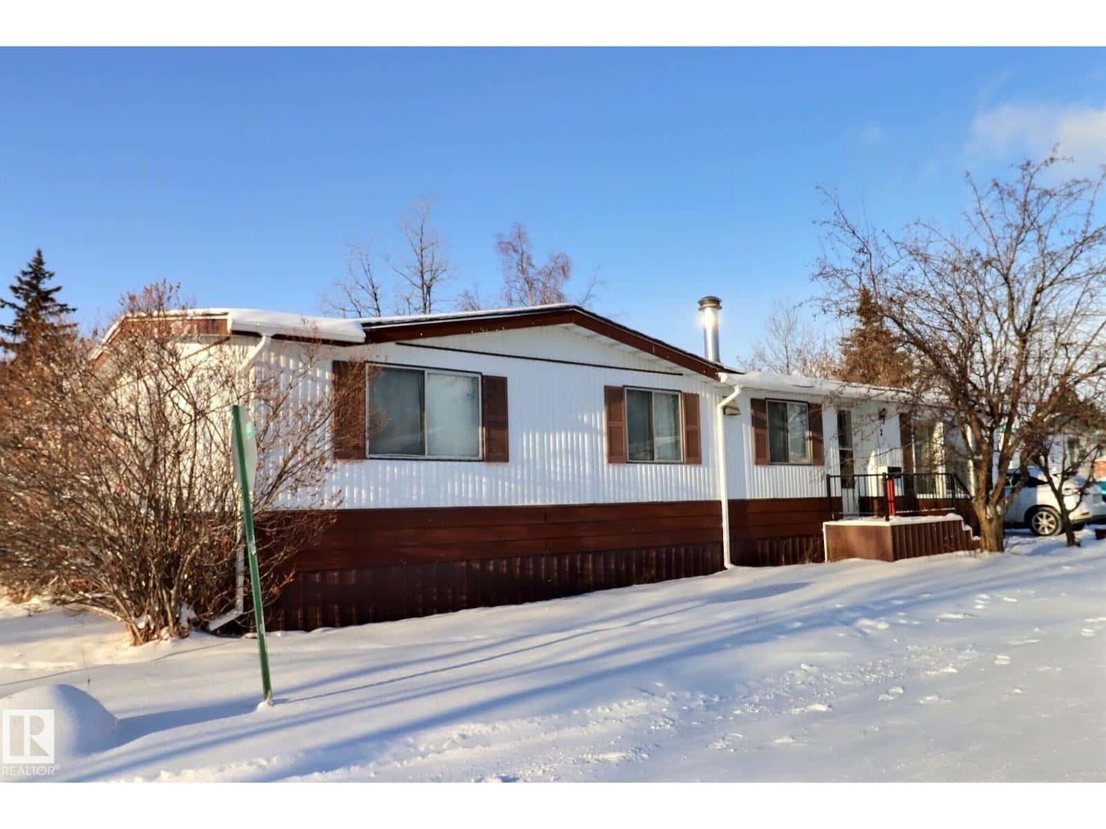 Edmonton — Edmonton - Photo 3 of 18