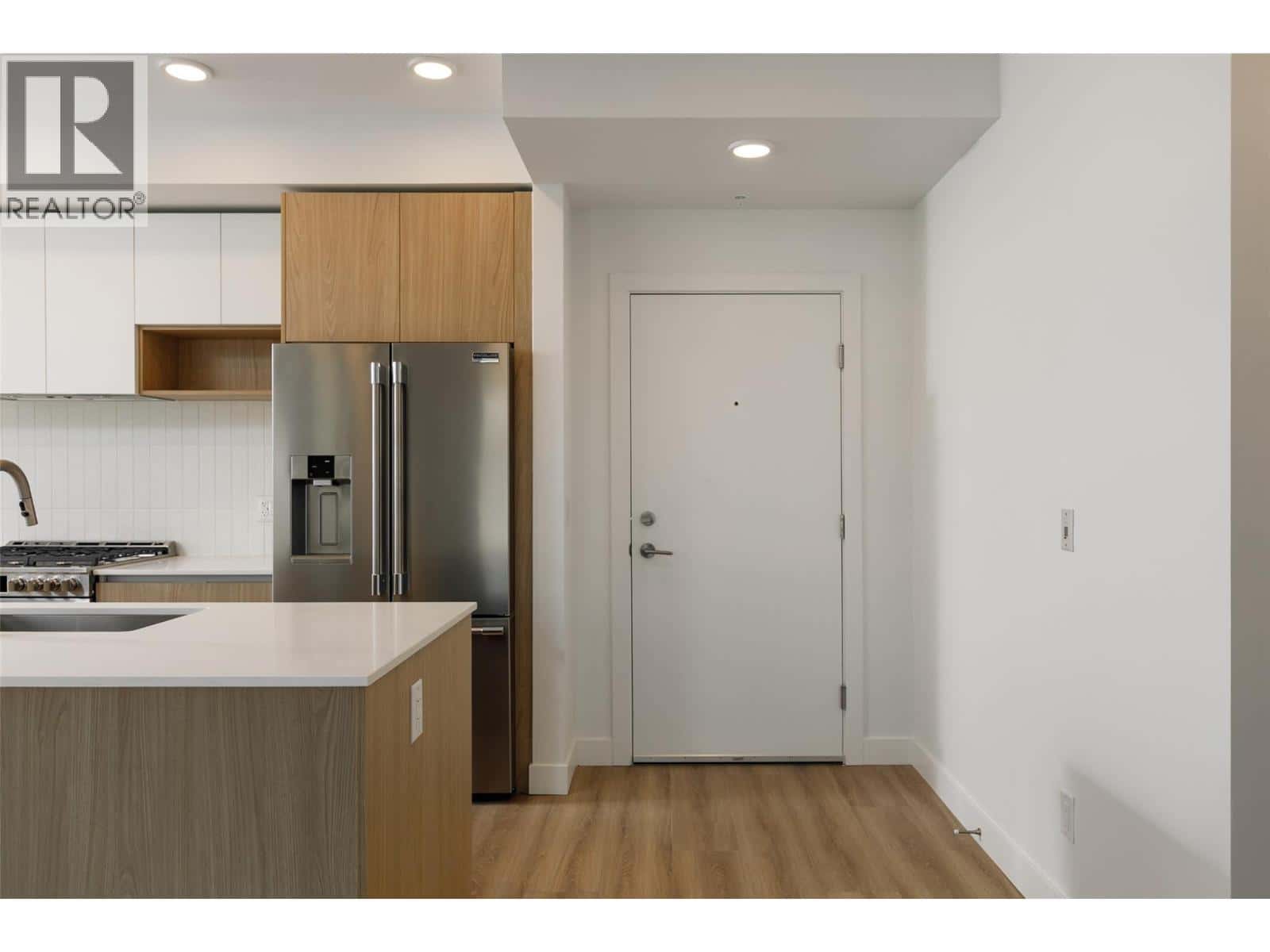 West Kelowna — West Kelowna - Photo 3 of 38