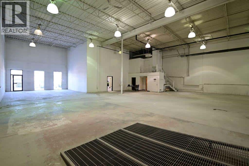 4-5, 7419 50 Avenue — Red Deer - Photo 4 of 15