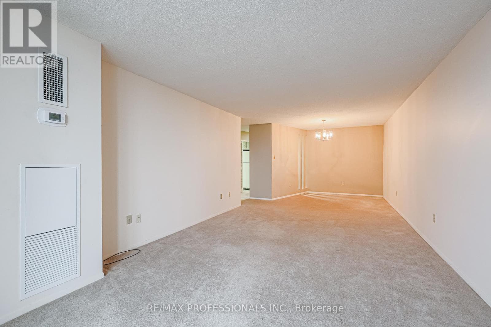 Toronto (Don Valley Village) — Toronto (Don Valley Village) - Main photo