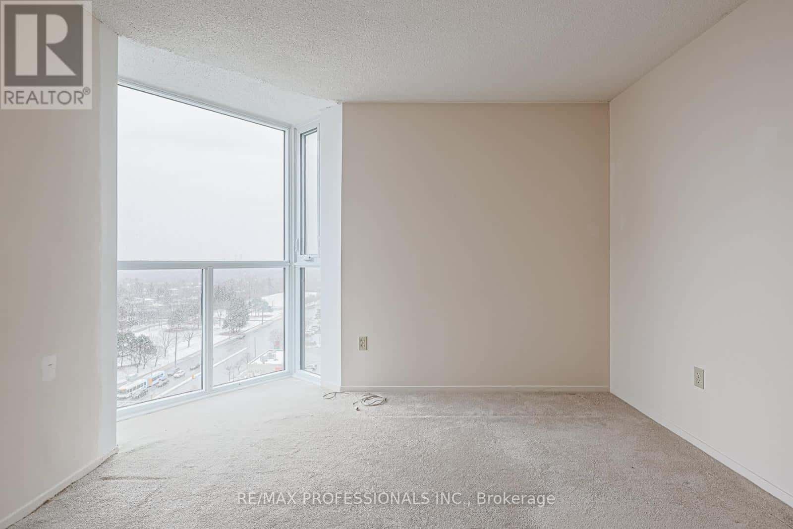 Toronto (Don Valley Village) — Toronto (Don Valley Village) - Photo 5 of 50