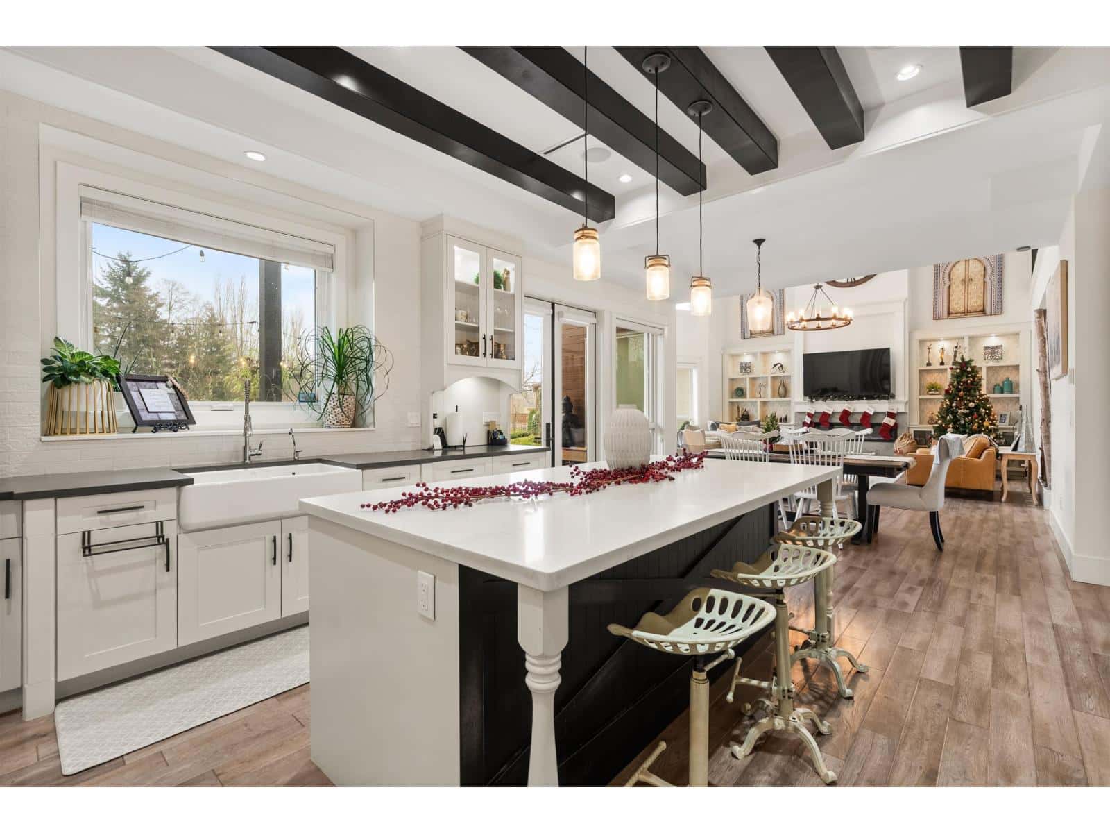 Surrey — Surrey - Photo 4 of 40