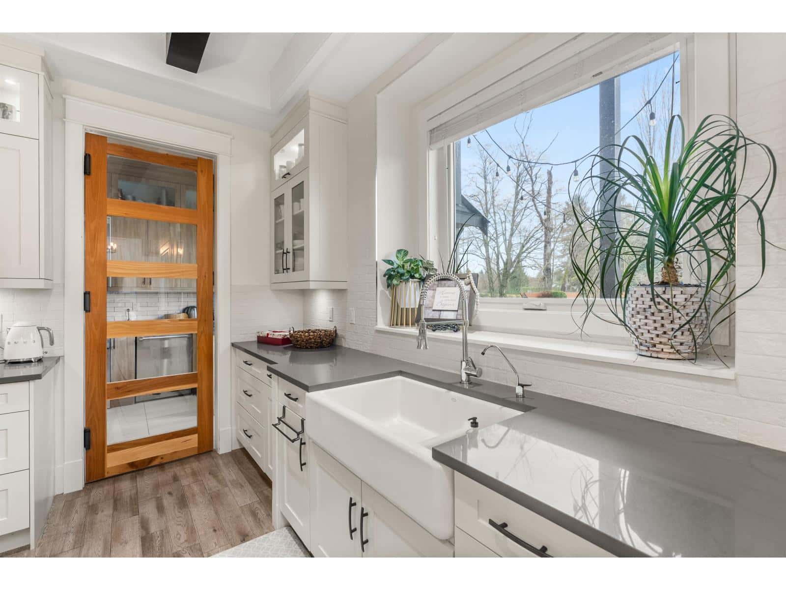 Surrey — Surrey - Photo 5 of 40