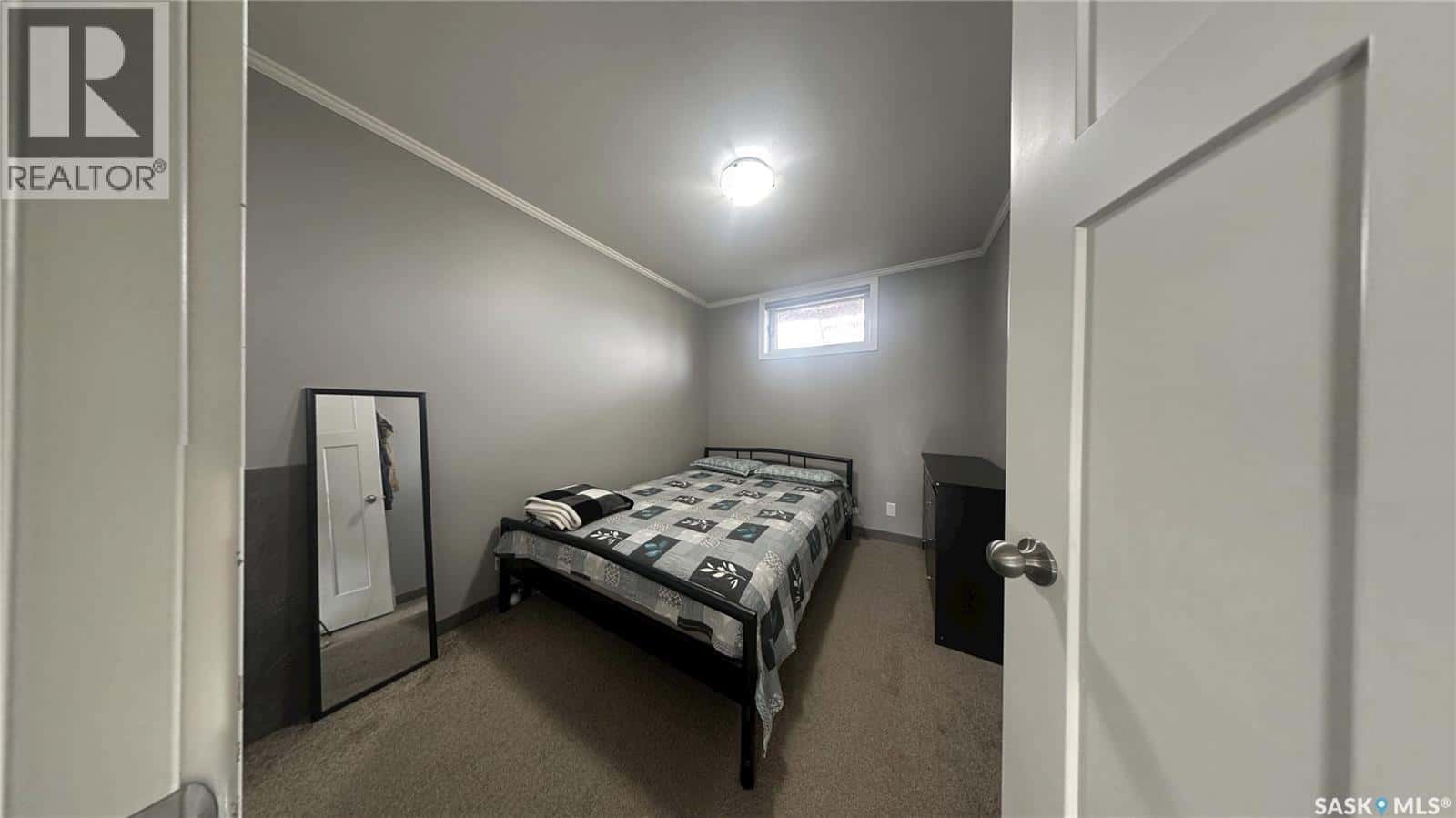 Saskatoon — Saskatoon - Photo 2 of 18