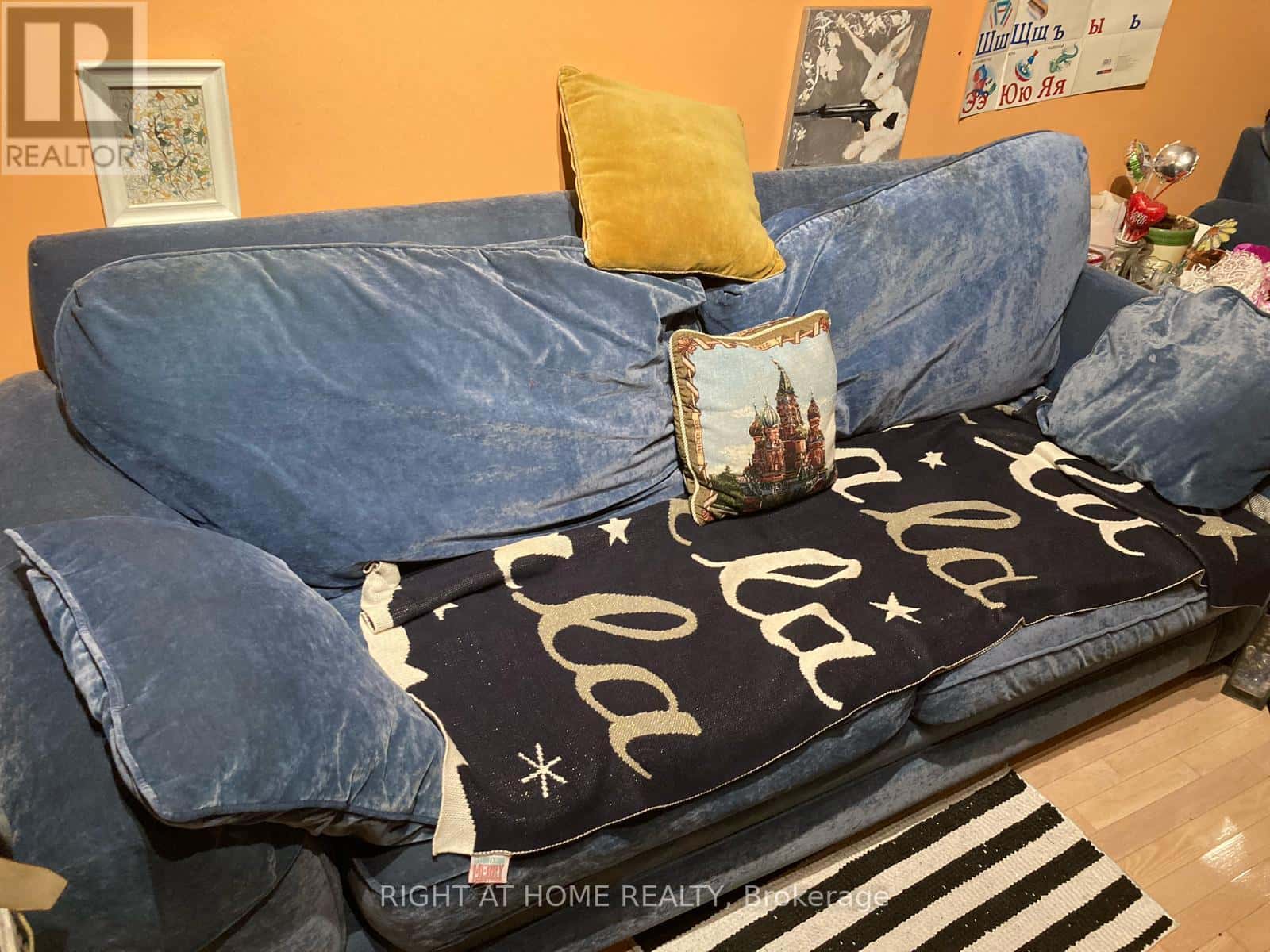 Toronto (Bayview Village) — Toronto (Bayview Village) - Photo 2 of 11