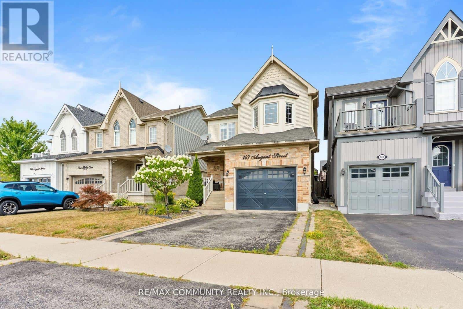 Clarington (Bowmanville) — Clarington (Bowmanville) - Photo 3 of 41