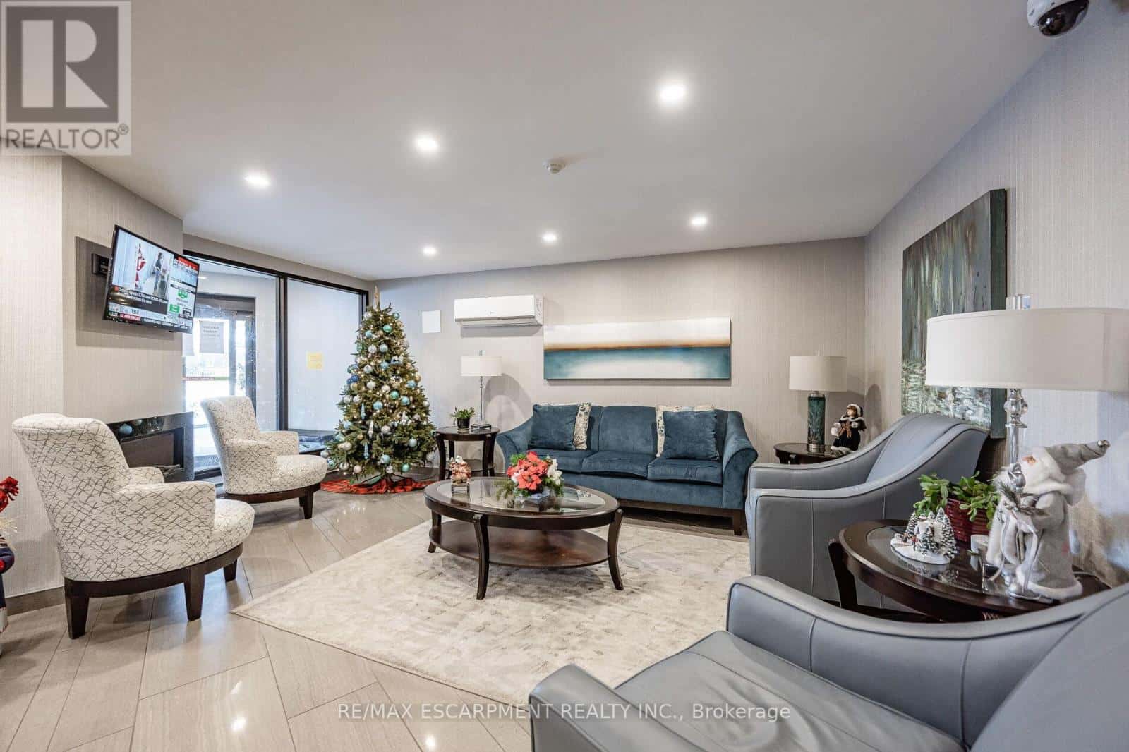 Burlington (Roseland) — Burlington (Roseland) - Photo 5 of 18